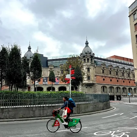 Piso En El Centro De Bilbao, Frente A La Alhondiga 毕尔巴鄂