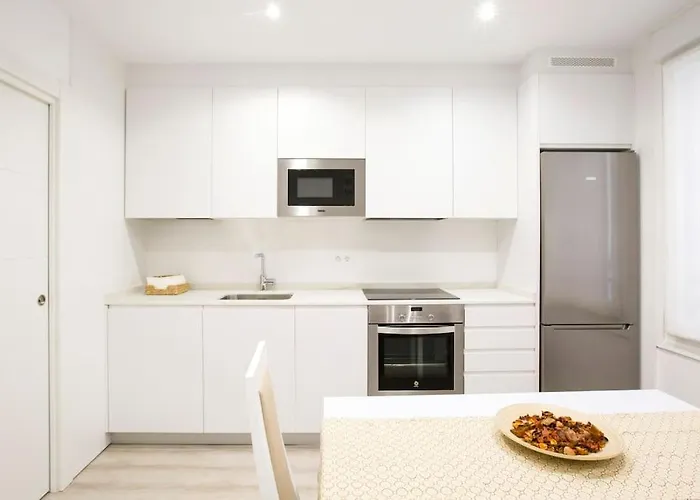 Piso En El Centro De Bilbao, Frente A La Alhondiga * Bilbao